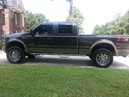 2005 ford f-250 super duty fx4 lariat crew cab pickup 4-door 6.0l