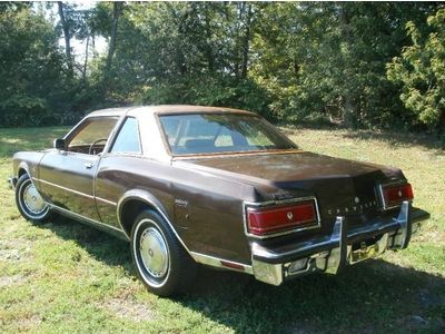 TOWN & COUNTRY Coupe 2 DOOR RARE LOW MILES (LIKE PARK FIFTH AVE ) NO RESERVE, image 3