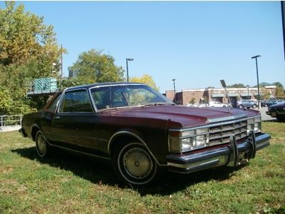 TOWN & COUNTRY Coupe 2 DOOR RARE LOW MILES (LIKE PARK FIFTH AVE ) NO RESERVE, image 7