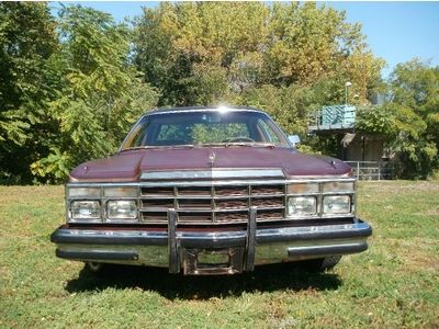 TOWN & COUNTRY Coupe 2 DOOR RARE LOW MILES (LIKE PARK FIFTH AVE ) NO RESERVE, image 8