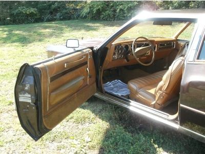 TOWN & COUNTRY Coupe 2 DOOR RARE LOW MILES (LIKE PARK FIFTH AVE ) NO RESERVE, image 20