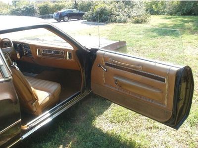 TOWN & COUNTRY Coupe 2 DOOR RARE LOW MILES (LIKE PARK FIFTH AVE ) NO RESERVE, image 23