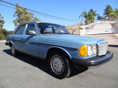 1 OWNER 81 Mercedes Benz 300D W123 Diesel Sedan 240D 300 240 Youngtimer Saloon, US $3,850.00, image 2