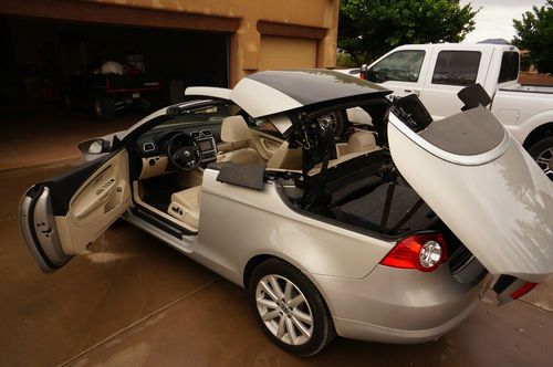 2010 volkswagen eos komfort convertible 2-door 2.0l near mint 29k orig. miles