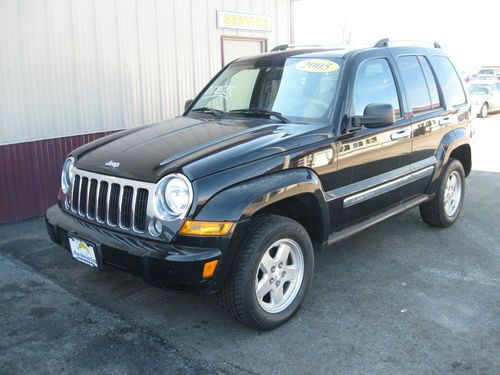 Hard to find common rail diesel liberty limited 4x4 with leather and a sunroof!