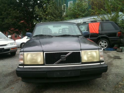 1993 volvo 240 base sedan 4-door 2.3l