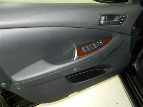 3.5L CD 4 wheel disc brakes ABS brakes AM/FM radio ac clean certified low miles, image 7