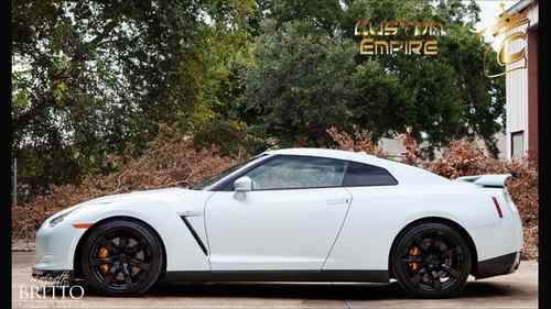 2010 nissan gt-r premium coupe 2-door 3.8l rare flat silver paint