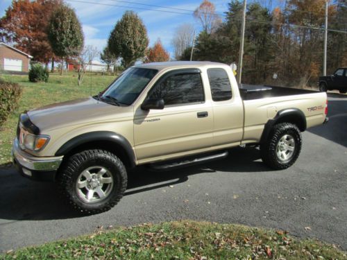 2002 toyota tacoma extended cab trd great condition many extras