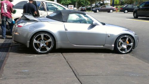 2005 nissan 350z grand touring convertible 2-door 3.5l