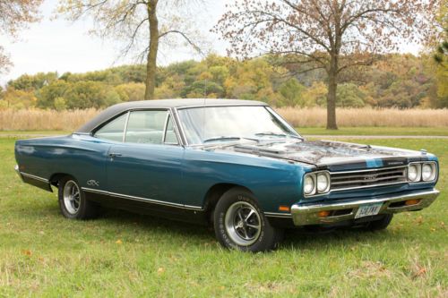 1969 plymouth gtx, built 440 and 727trans b5 blue white interior original ac car