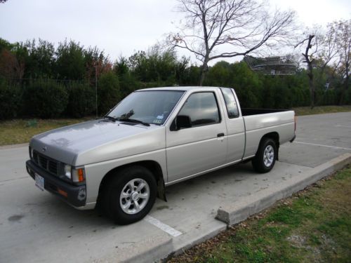 1997 nissan pickup xe extended cab pickup 2-door 1 owner