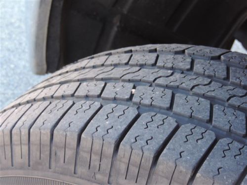 SLT Ethanol - FFV 4.7L Rear Wheel Drive Power Steering ABS 4-Wheel Disc Brakes, image 9