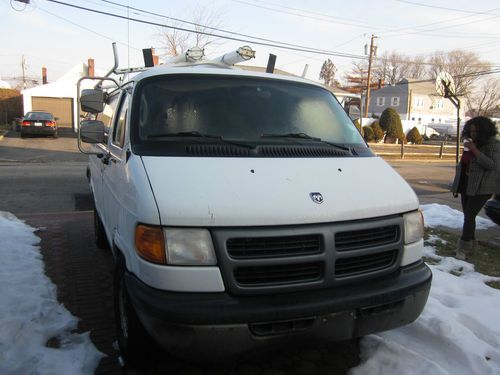 2001 dodge ram 1500 van base standard cargo van 3-door 3.9l 104,000 miles