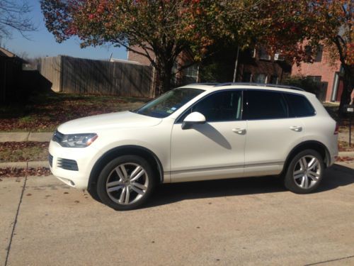 2011 volkswagen touareg execline sport utility 4-door 3.6l