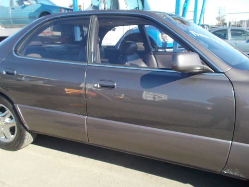 1995 Lexus ES300, NO RESERVE, image 13