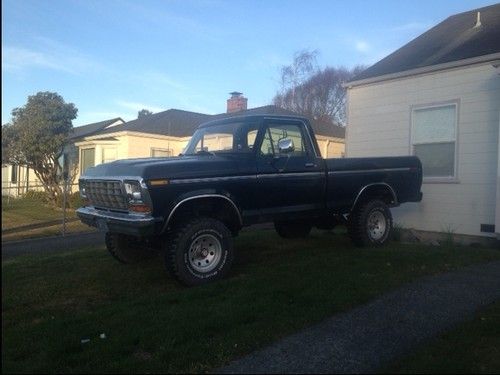 Metallic green, 3 inch lift, body is in very good condition, classic.
