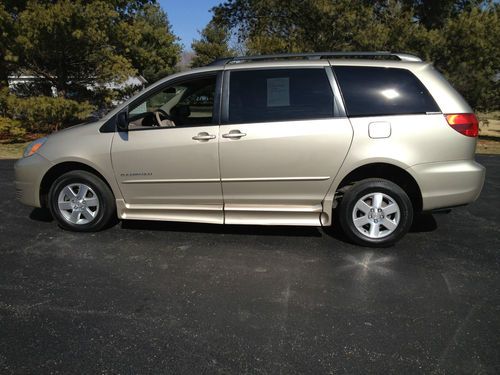 Like new wheelchair van only 27k miles