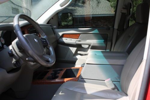 2006 Dodge Ram 1500 Laramie Edition 4X4 Mega Cab, image 9