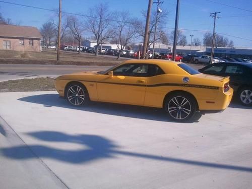 2012 dodge challenger srt8 .....never titled