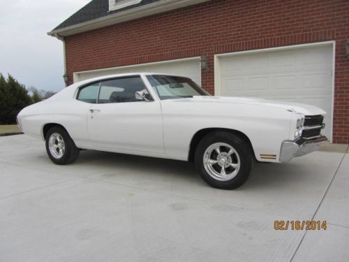 1970 chevy chevelle malibu w/bucket seats, console, ss badges, new quarters