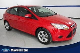 13 ford focus hatchback se, cloth seats, myford touch, sync, we finance!