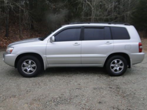 2004 toyota highlander v6 3rd roll seat sunroof silver !!very clean!!