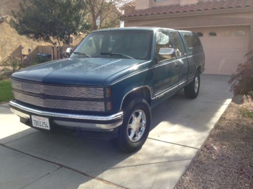 1993 chevy silverado ext. cab. rebuilt, 4wd off road, auto, camper shell