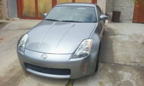 2004 nissan 350z touring coupe 2-door 3.5l