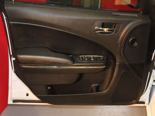 One owner Black int White ext Power Driver seat CD CLEAN Aluminum Wheels, image 11