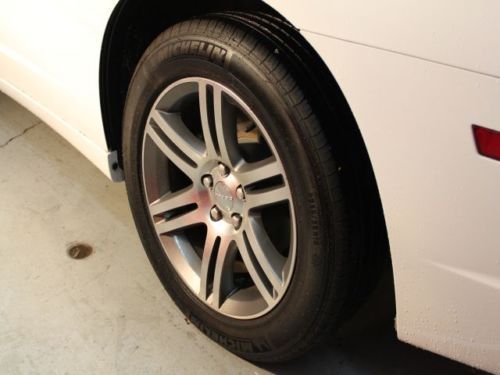 One owner Black int White ext Power Driver seat CD CLEAN Aluminum Wheels, image 41