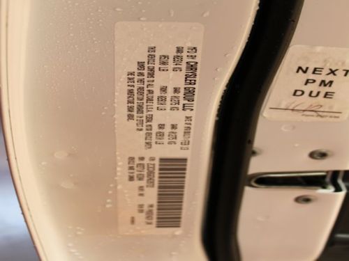 One owner Black int White ext Power Driver seat CD CLEAN Aluminum Wheels, image 45