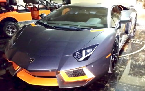 2013 lamborghini aventador  lp 700-4 coupe w/ factory sport package 3300 miles