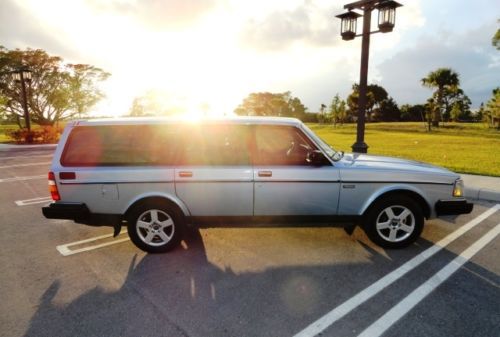 1991 volvo 240 station wagon beautiful shape, low miles