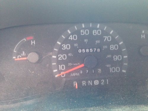 2001 Ford E-350 Econoline Box Truck, image 4