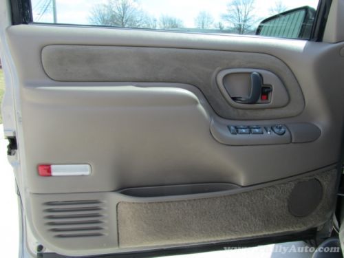 NO RESERVE! ONLY 85K MILES! 1-OWNER! CLEAN CARFAX! TOW HITCH! RUNS GREAT! 4D 4WD, image 32