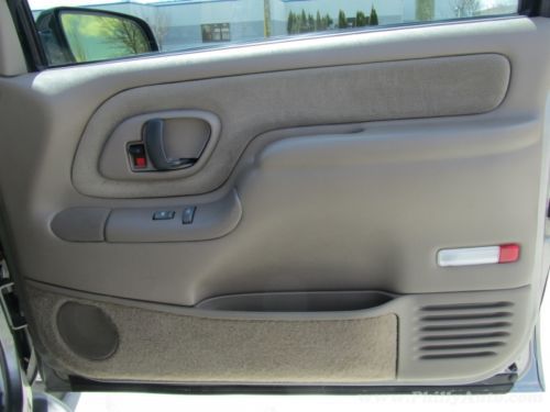 NO RESERVE! ONLY 85K MILES! 1-OWNER! CLEAN CARFAX! TOW HITCH! RUNS GREAT! 4D 4WD, image 34