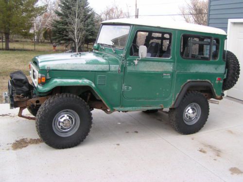 1979 fj40 landcruiser, original paint and drivetrain, unrestored