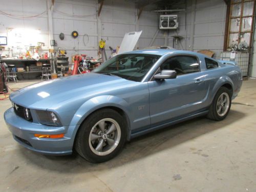 2005 ford mustang gt coupe 2-door 4.6l