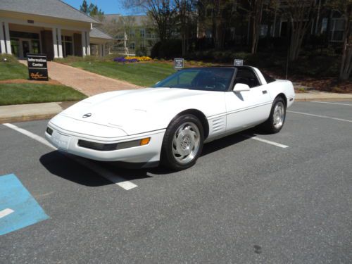 1993 chevrolet corvette 40th anniversary edition  -80k miles-  white