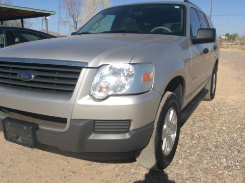 2006 Ford Explorer XLS Sport Utility 4-Door 4.0L, image 4