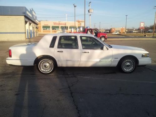 1997 lincoln town car executive sedan 4-door 4.6l