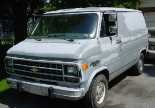 Vintage 1992 chevrolet g20 short base cargo van