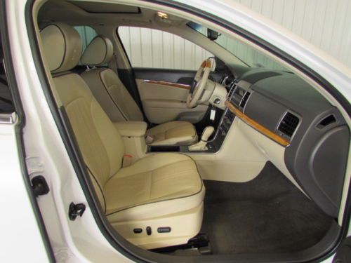 Sedan FWD Certified 3.5L Leather Sunroof CD (2) front & (2) rear assist handles, image 23