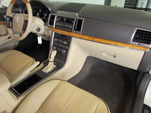 Sedan FWD Certified 3.5L Leather Sunroof CD (2) front & (2) rear assist handles, image 25