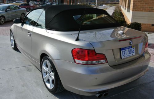 2009 BMW 128i Convertible - No Reserve - Very Low Miles!!, image 4