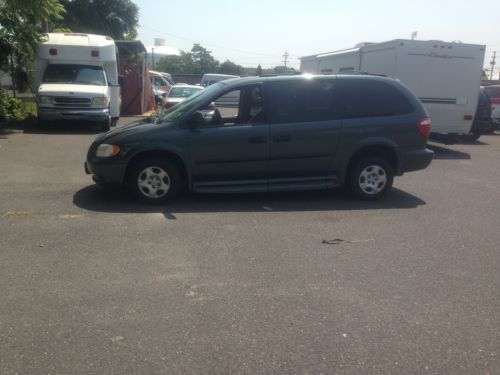 VAN  WHEELCHAIR HANDICAP DODGE GRAND CARAVAN 2003 SIDE ENTRY BRAUN POWER RAMP, US $9,999.00, image 2