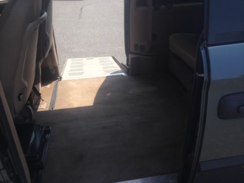 VAN  WHEELCHAIR HANDICAP DODGE GRAND CARAVAN 2003 SIDE ENTRY BRAUN POWER RAMP, US $9,999.00, image 8