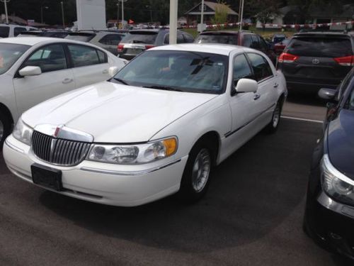 99 Lincoln Town Car - LEATHER seats! Super Clean!, US $3,300.00, image 2