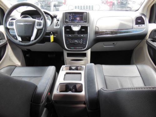 2014 Chrysler Town & Country Touring, US $25,986.00, image 4